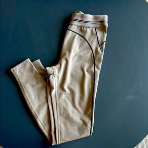 ALO Yoga Heart Throb Leggings